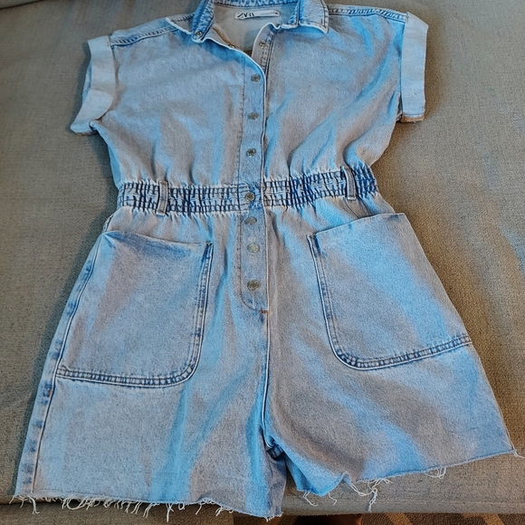 Zara Denim Romper Raw Hem Snap Button Closure Sz-L - Picture 4 of 10